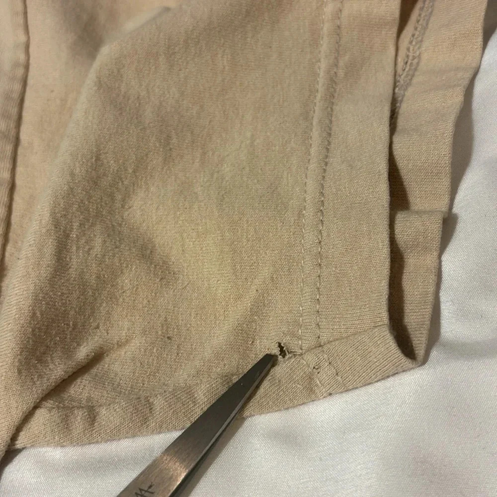 Levi’s Tan Tshirt with Stripe size M 100% Cotton - Picture 6 of 7
